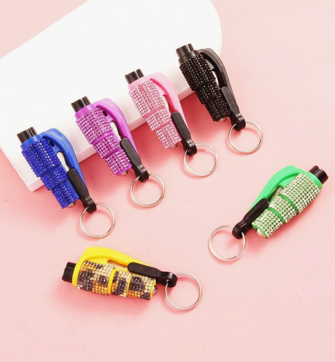 2-in-1 Emergency Car Escape Keychain – Seatbelt Cutter & Window Breaker Tool