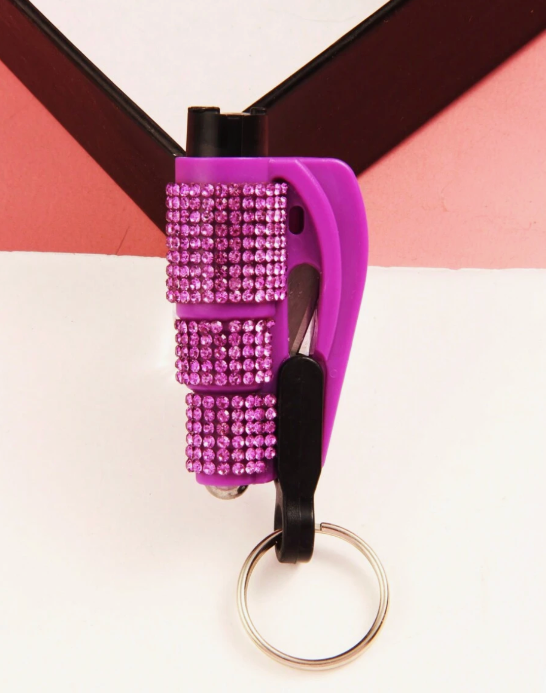 2-in-1 Emergency Car Escape Keychain – Seatbelt Cutter & Window Breaker Tool
